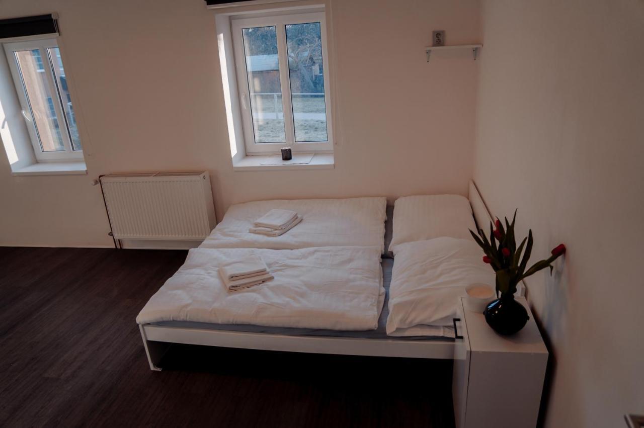 Apartmany Centrum โนวีบอร์ ภายนอก รูปภาพ