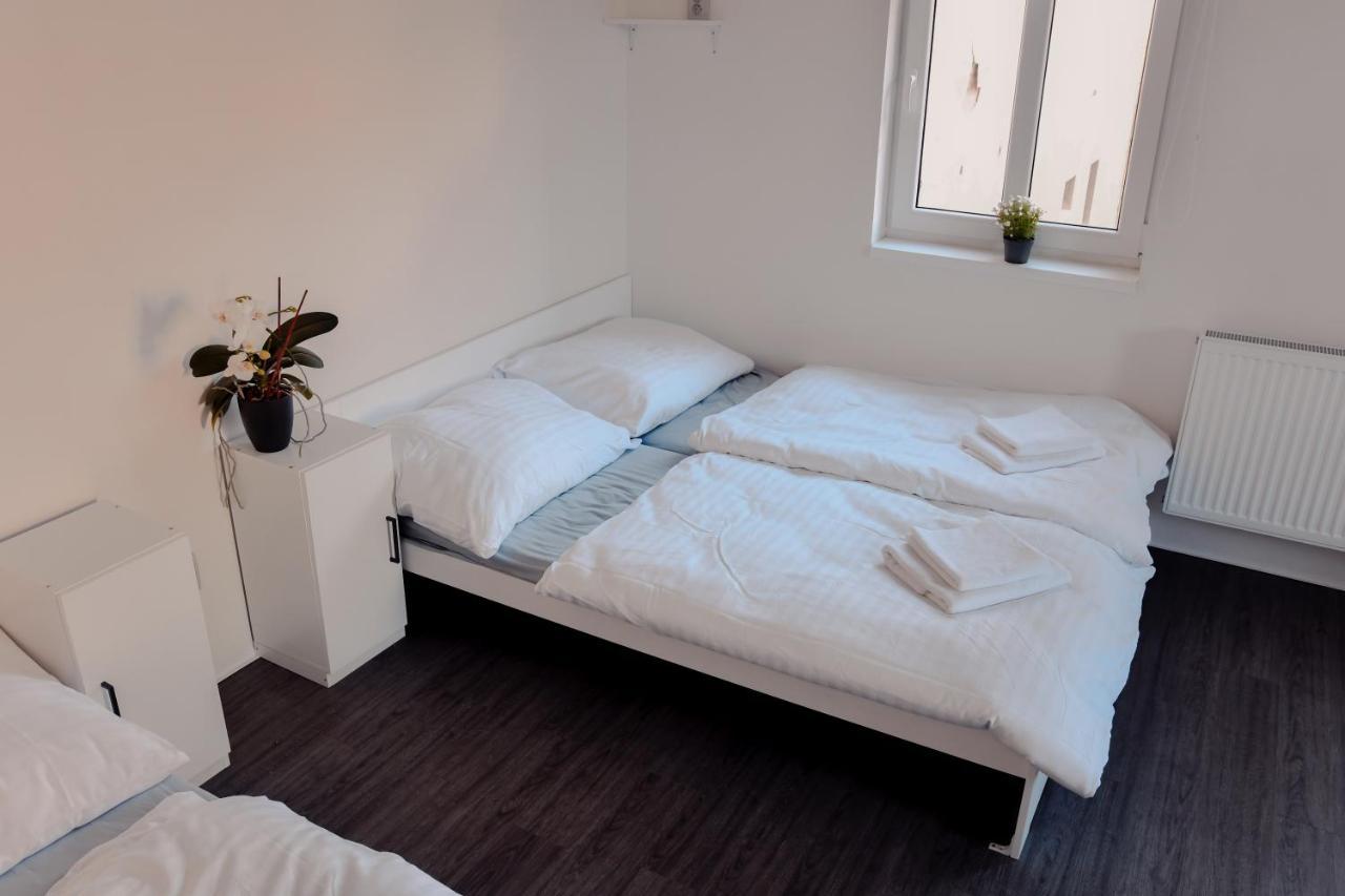 Apartmany Centrum โนวีบอร์ ภายนอก รูปภาพ