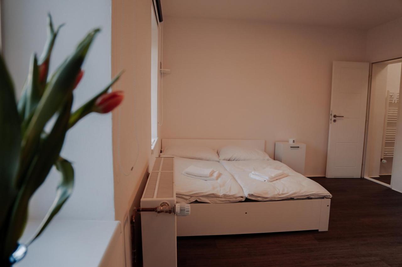 Apartmany Centrum โนวีบอร์ ภายนอก รูปภาพ