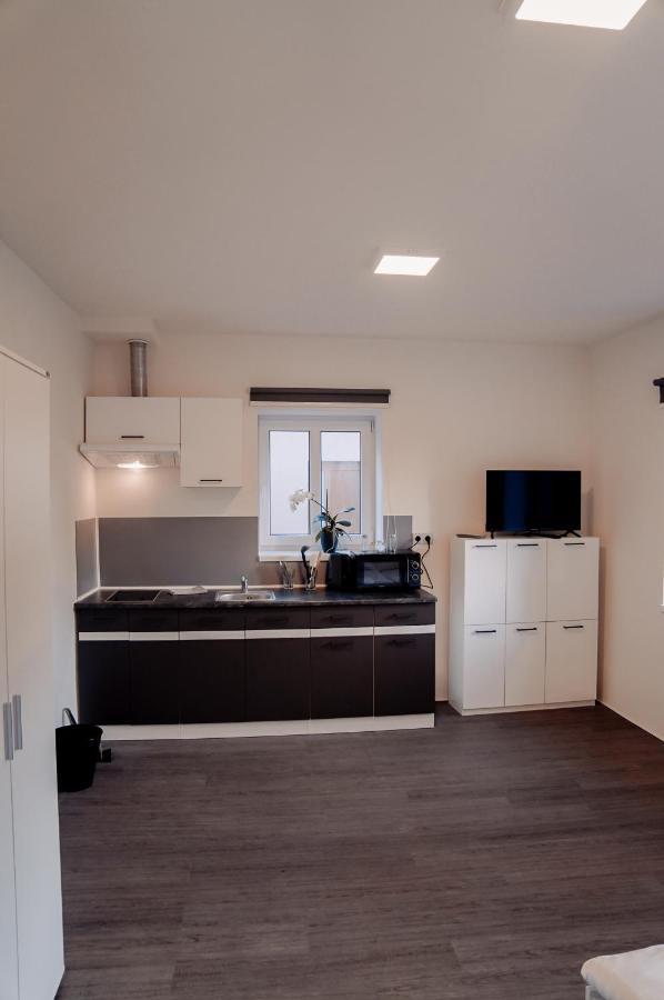 Apartmany Centrum โนวีบอร์ ภายนอก รูปภาพ