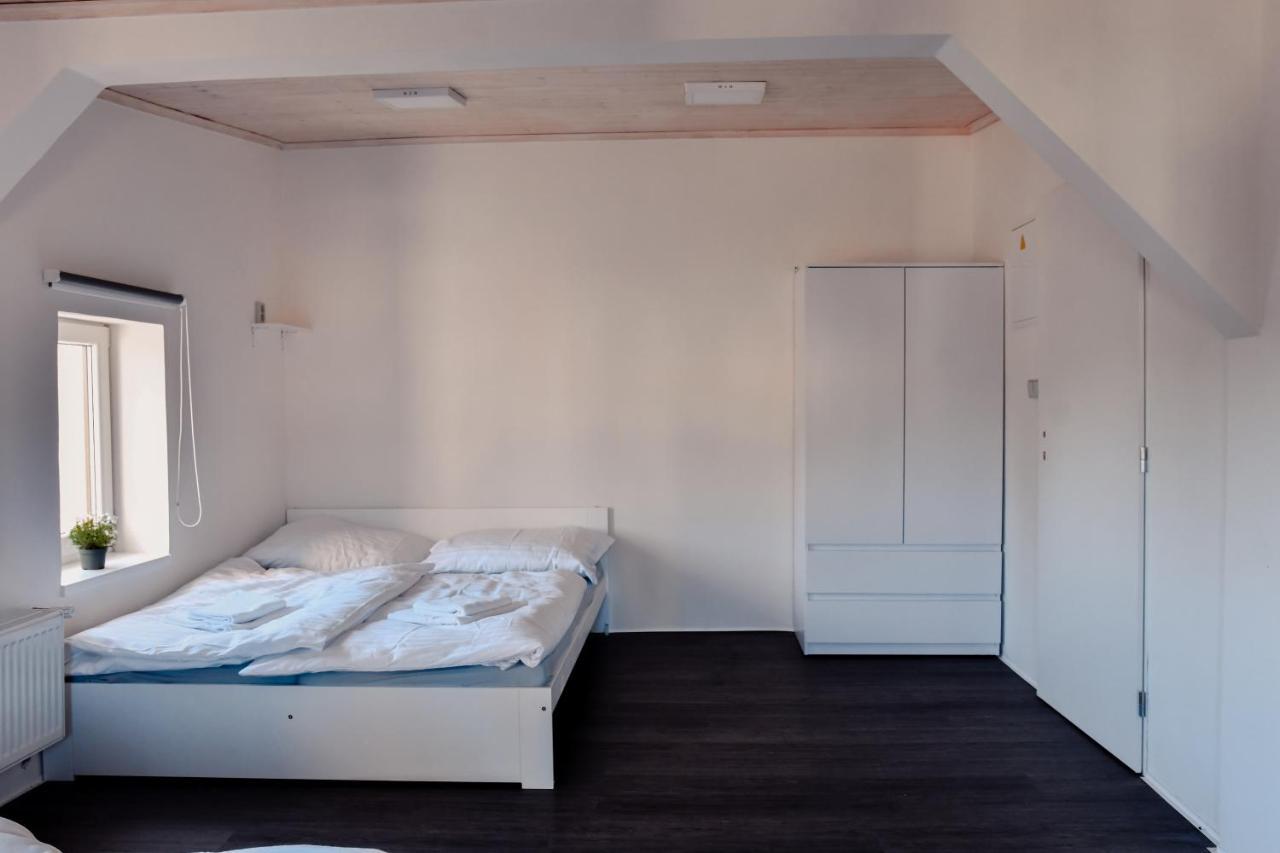 Apartmany Centrum โนวีบอร์ ภายนอก รูปภาพ