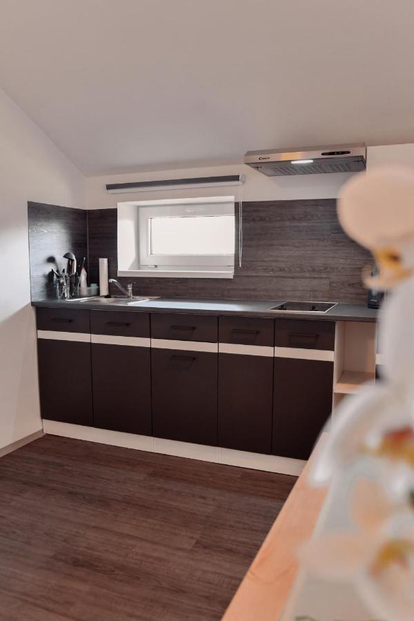 Apartmany Centrum โนวีบอร์ ภายนอก รูปภาพ
