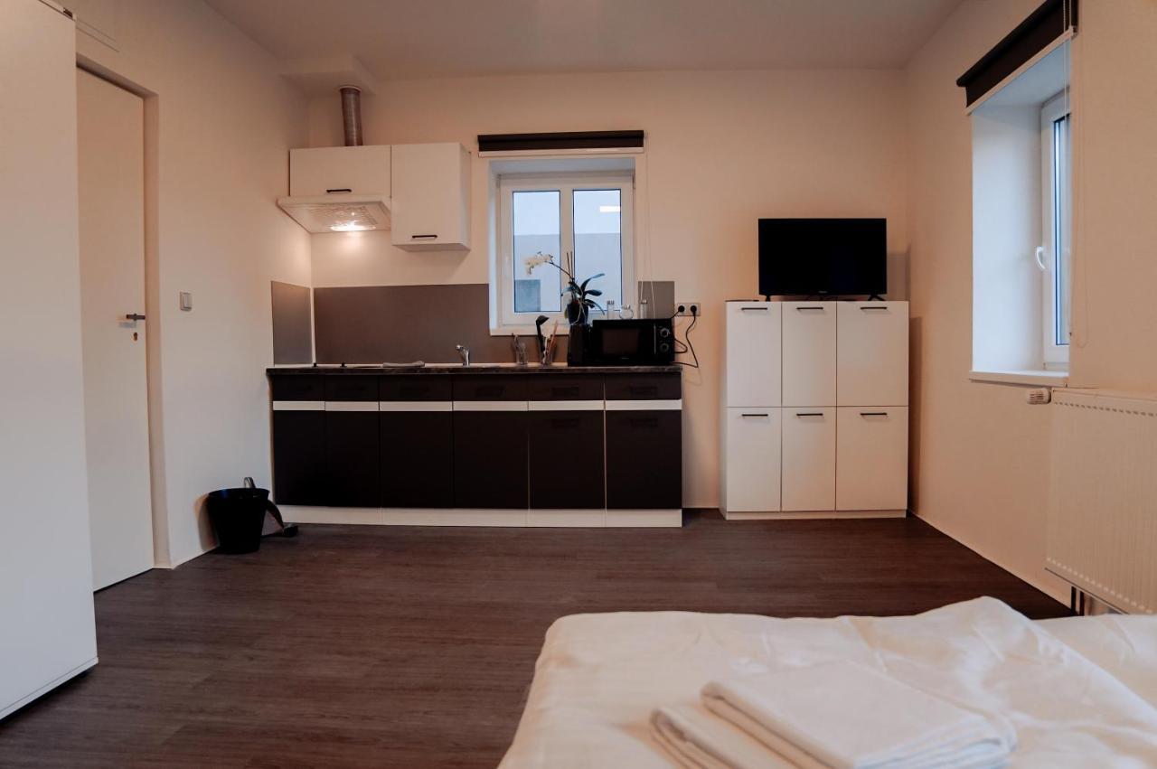 Apartmany Centrum โนวีบอร์ ภายนอก รูปภาพ